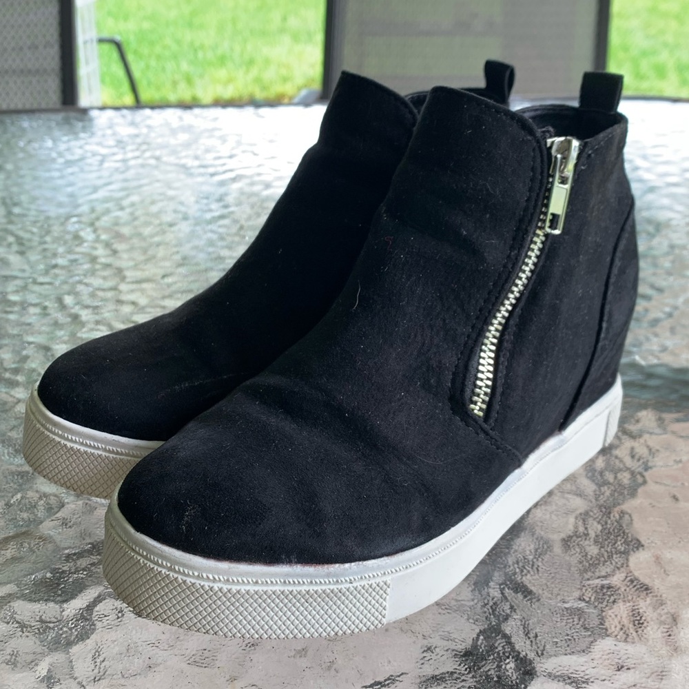 Black Steve Madden high top wedge sneaker